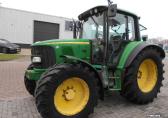 John Deere 6220