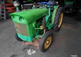 John Deere 820 v