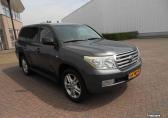 Toyota landcruiser 200 v8