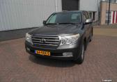 Toyota landcruiser 200 v8